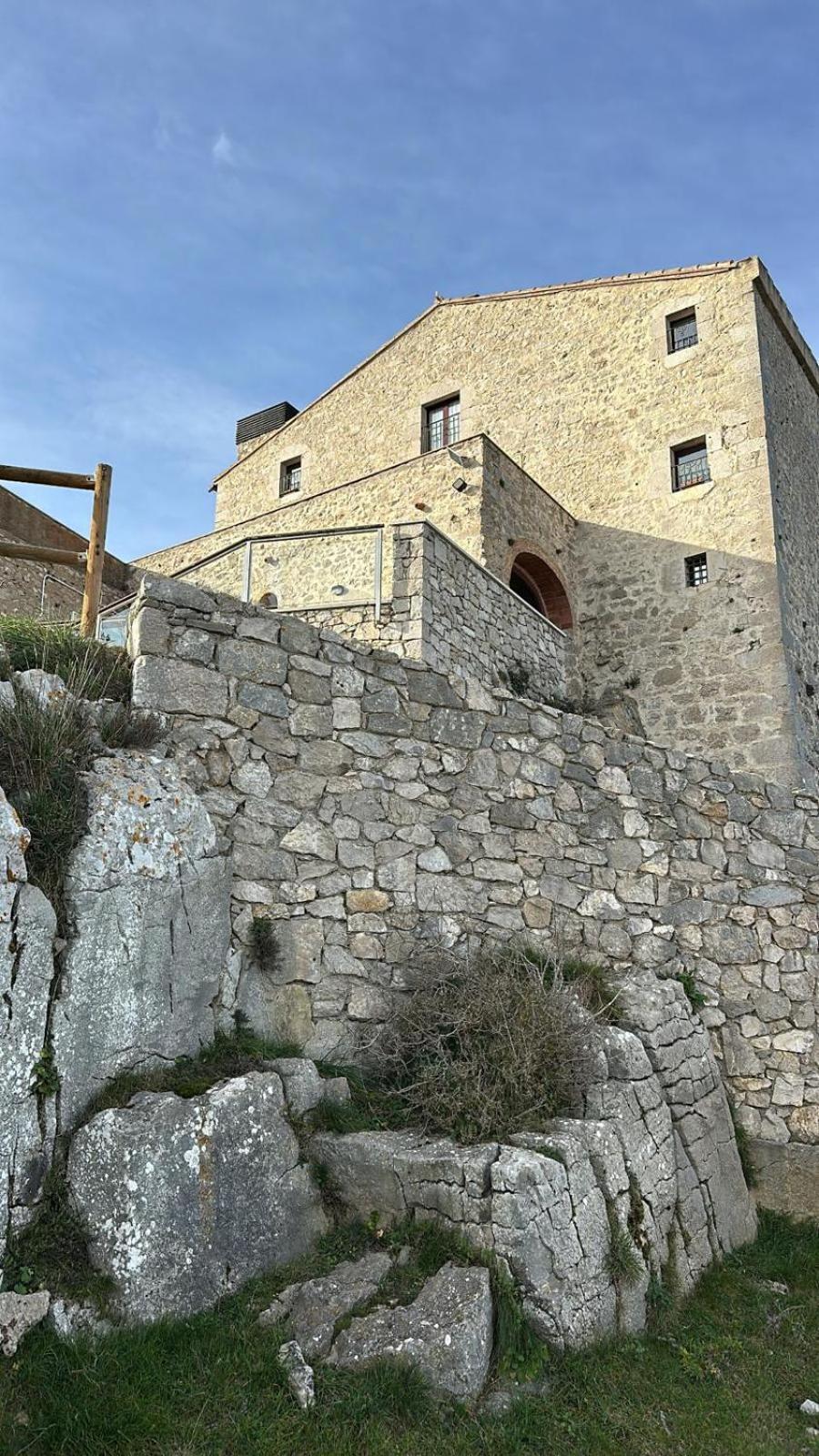 Hotel Santuari Mare de Déu Del Mont Restaurant-Hostatgería Beuda Exterior foto